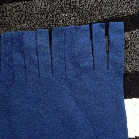*NWOT* Royal Blue Cozy Polar Fleece Poncho Blanket - Picture 9 of 9